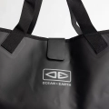 close up of o and e tote bag